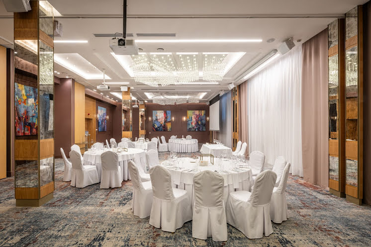 Банкетный зал Conrad Waldorf Astoria в «DoubleTree by Hilton Novosibirsk» фотография № 1
