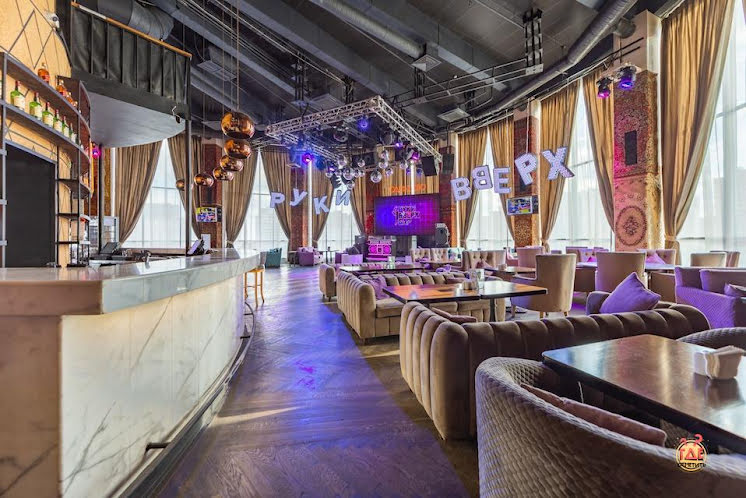 Танцпол + vip в «Руки ВВерх! Бар Одинцово» фотография №1