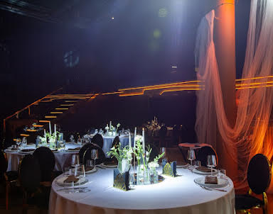  ресторан Madison Event Hall  & Mady