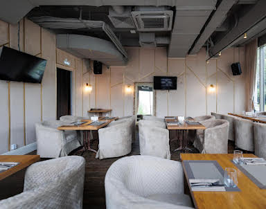  ресторан Сытый лось на Большой Семёновской