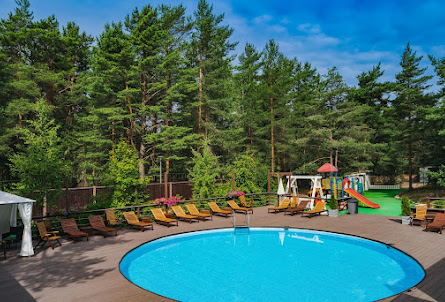 LOUNGE-ЗОНА у открытого бассейна  в Зал ресторана "Корчма" - 2 этаж