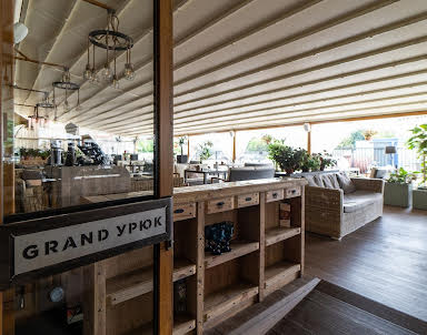  ресторан GRAND Урюк на Ленинградском