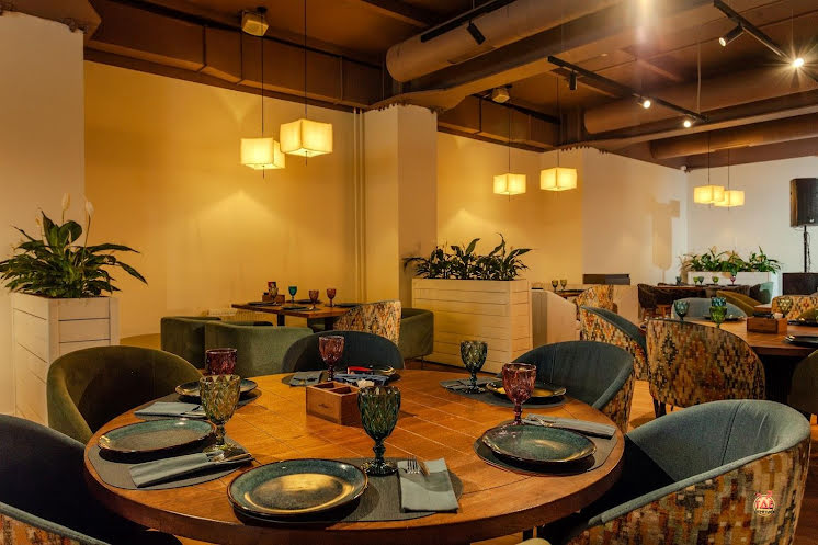 Зал 2 этажа  в «Шато Манави на Профсоюзной» фотография №15