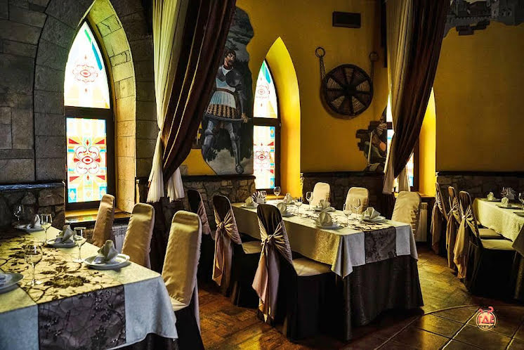 Каминный зал в «Замок в долине» фотография №16