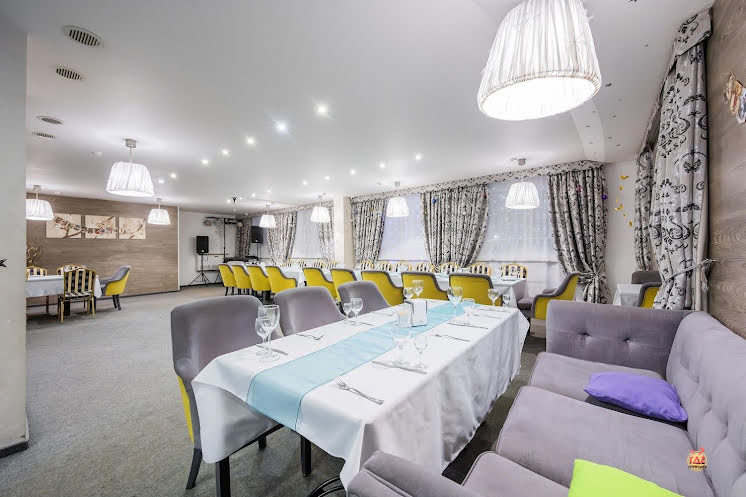 Основной зал в «Шоколад» фотография №5