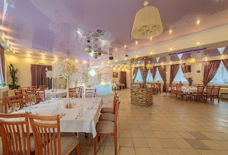 Зал на 100 человек в Зал на 15 человек