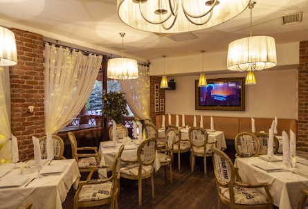 Основной зал "NewsPub" в VIP-зал «Круглый»