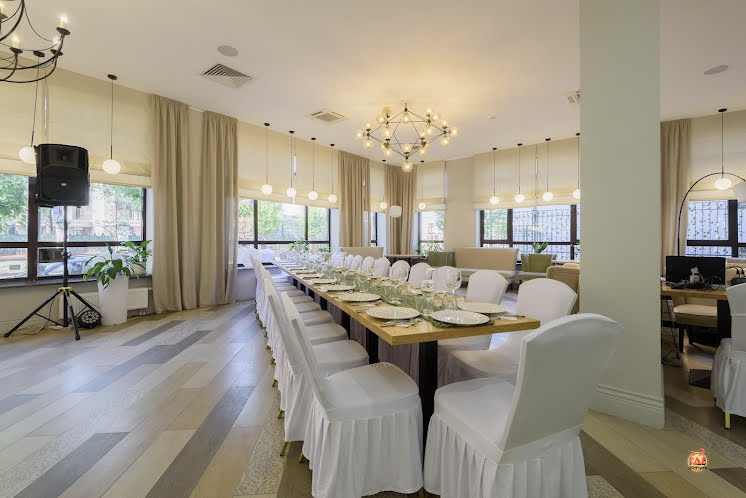 Основной зал в «Raymond» фотография №4