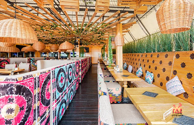 Зал ресторана  в «Чайхона №1 Митино» фотография №2