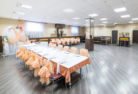 Зал на 80 человек в Зал на 55 человек