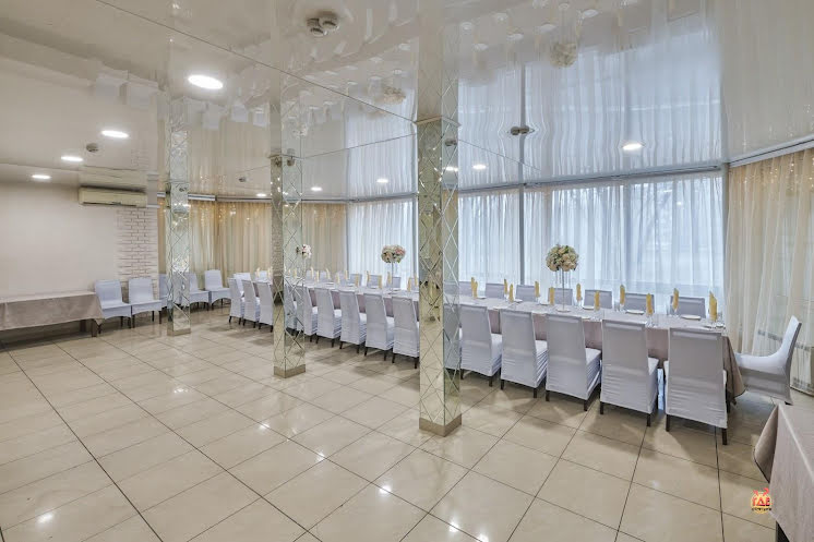 Нижний зал  в «Белая стрекоза» фотография №5