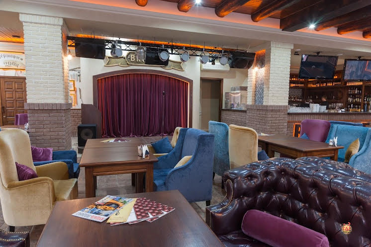 Основной зал в «Брудершафт BRUDER» фотография №2