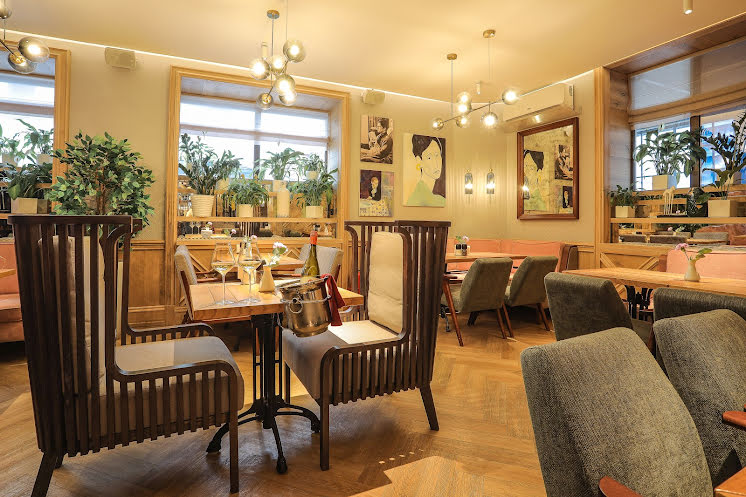 Основной зал в «Beefstroganoff Grill» фотография №17