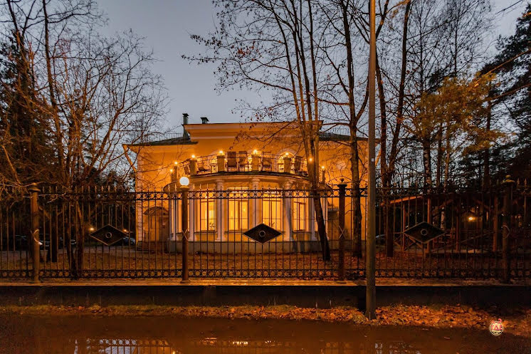 Зал "Библиотека" в «Особняк в парке Сосновка» фотография №12