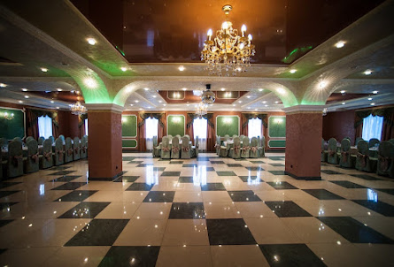 Зал «Изумрудный»  в Зал «Золотой»