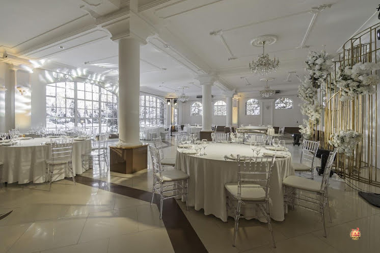  Царский зал в «Мир у Озера» фотография №18