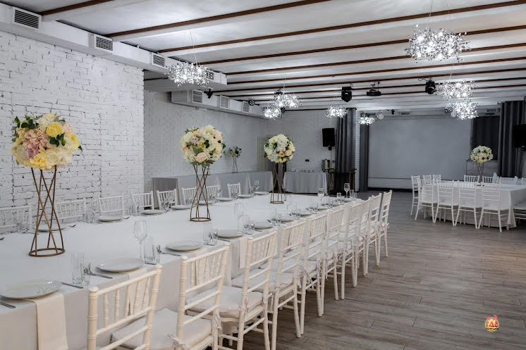 Банкетный зал  в «Банхоф на Мира» фотография №4