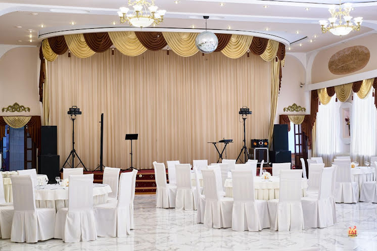 Большой зал в «Замок дружбы» фотография №14