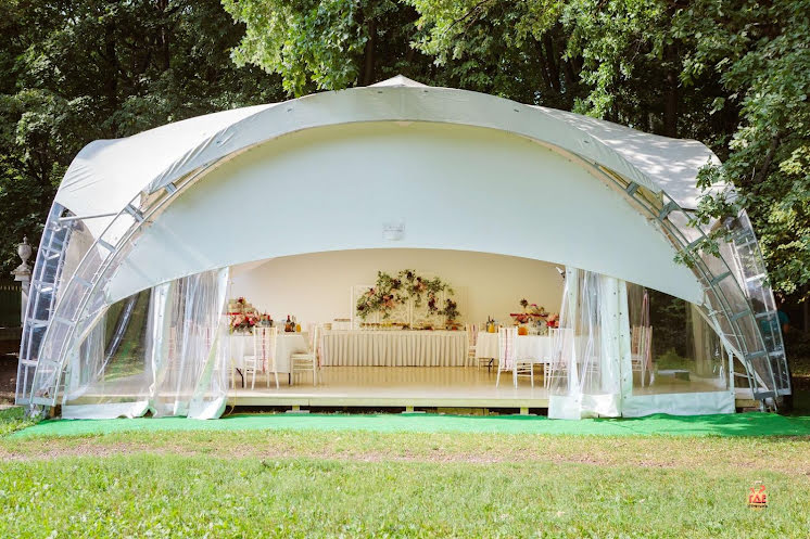 Шатёр у Каменной Оранжереи в «Усадьба Кусково» фотография №14