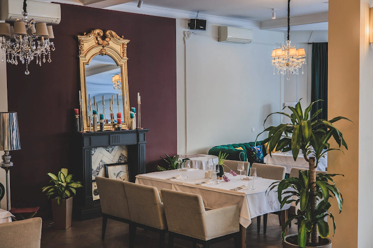 Банкетный зал  в «Queen's Lake» фотография №7