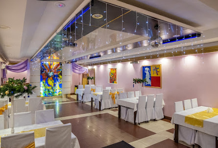 Банкетный зал  в Малый зал 