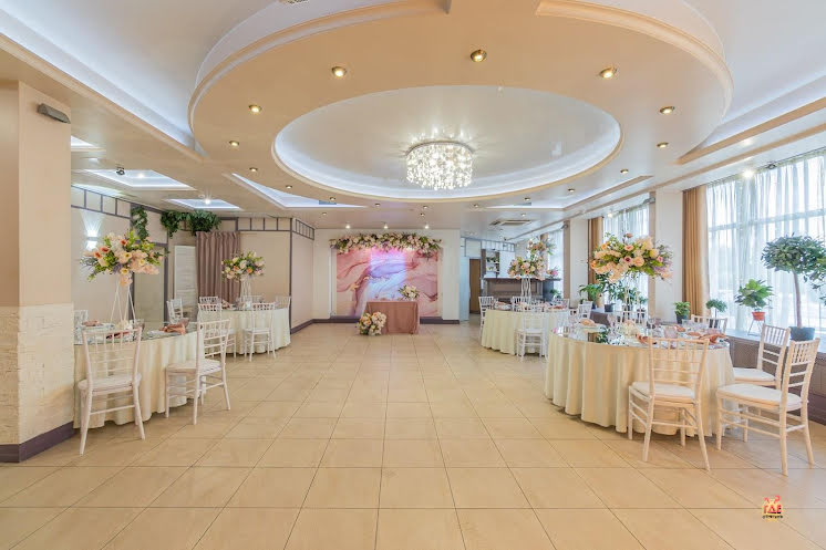 Основной зал  в «Liris Hall на Российском проспекте» фотография №14