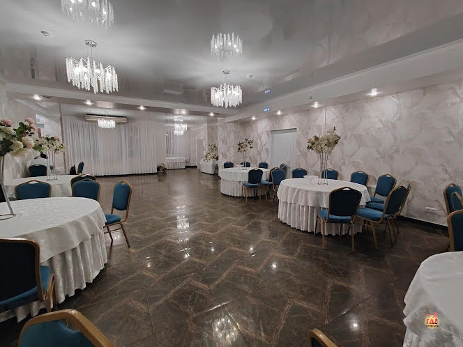 Основной зал в «Смак на Ямашева» фотография №14