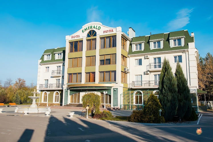 Зал ресторана в «Emerald» фотография №5