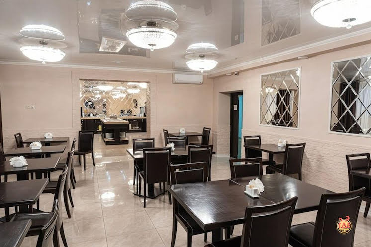 Зеркальный зал в «Богемия на Вавилова» фотография №1