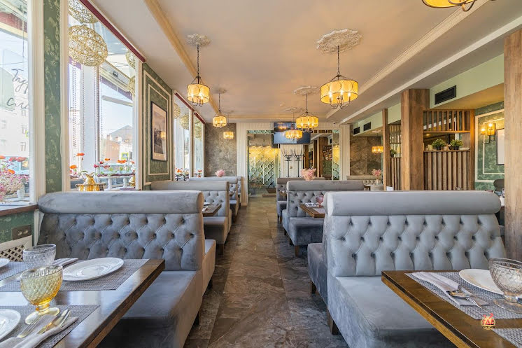 Основной зал в «Галата на Лиговском» фотография №14