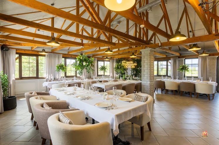 Ресторан у озера в «Вилла София» фотография №5