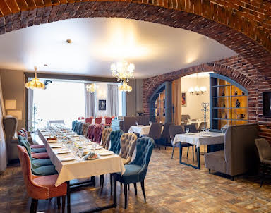  ресторан Иверия на Комарова