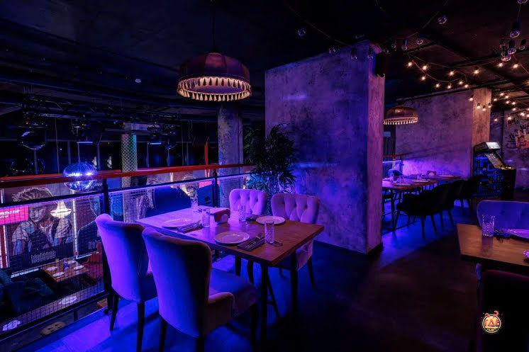 Зал на втором этаже в «Руки ВВерх! Бар Мытищи» фотография №3