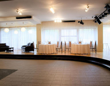  ресторан Нефтяник