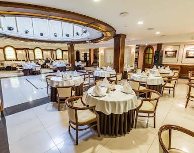  ресторан ЛЕОН на Металлургов