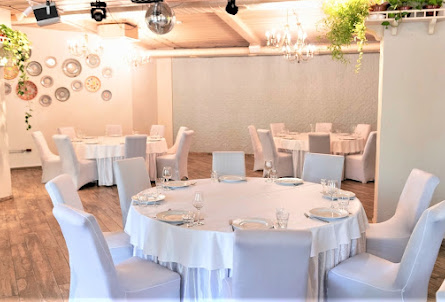 Зал на ЖМ в Зал Караоке 