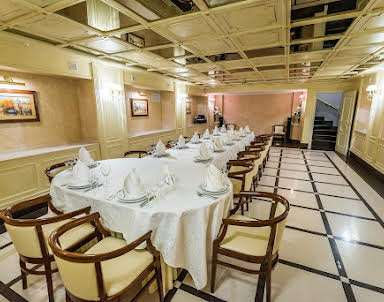  ресторан ЛЕОН на Металлургов