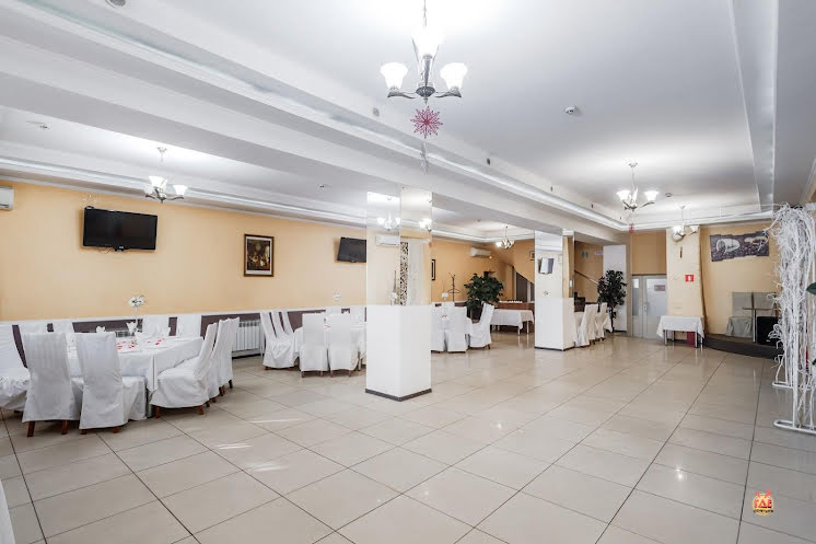 Нижний зал в «Лабиринт» фотография №3