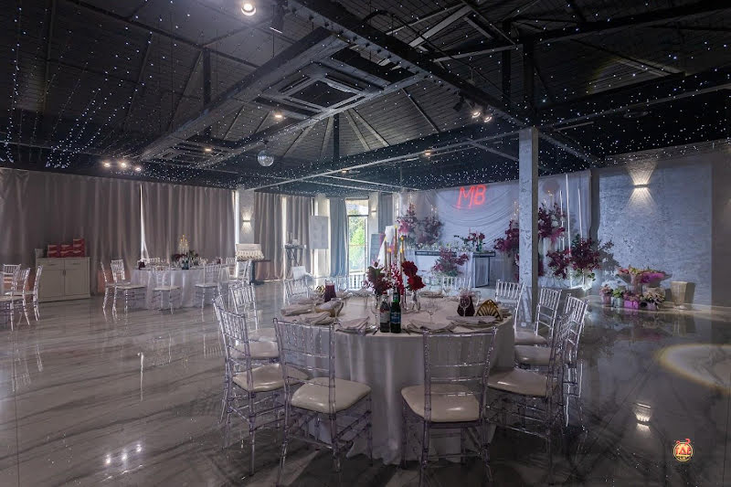 Двин Холл фотография №4