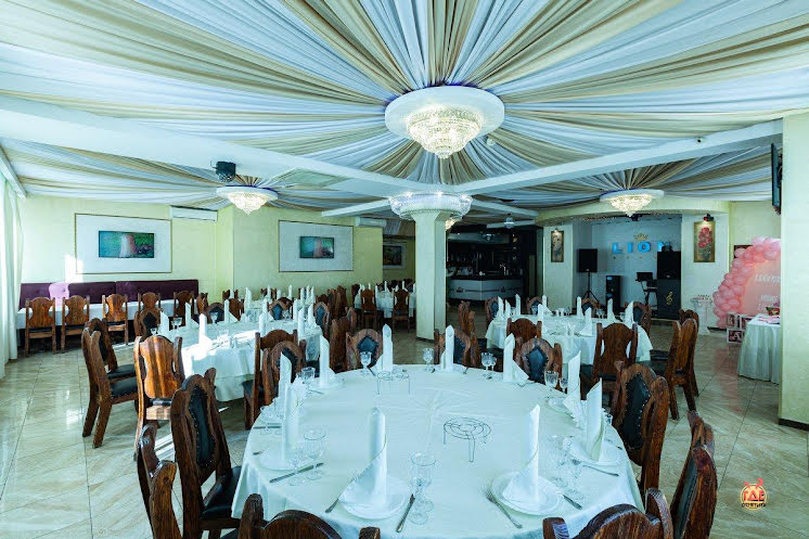 Большой зал в «Лион на Перовской» фотография №15