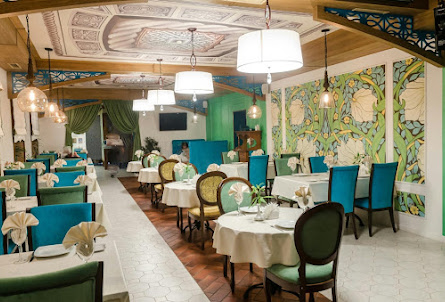 Зал на 60 человек в Зал на 25 человек