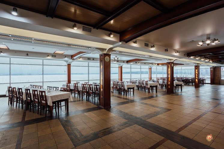 Основной зал  в «Русская усадьба» фотография №5