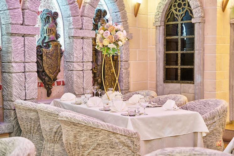 Зал «Рыцарский» в «Замок в долине» фотография №2