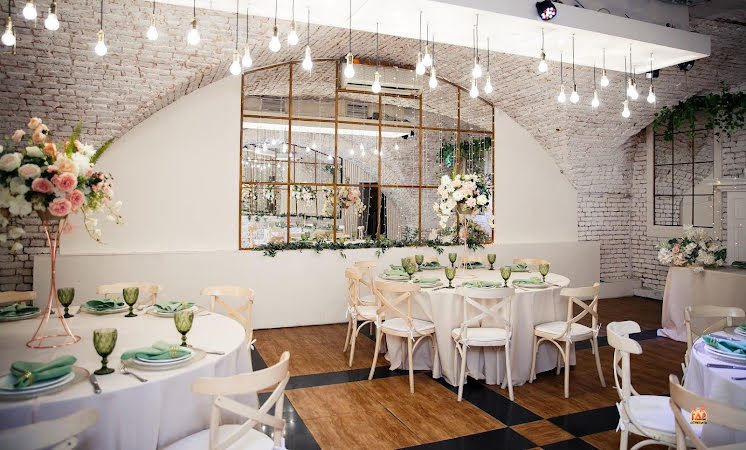 Основной зал в «Буржуй» фотография №4