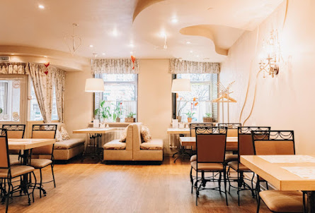 Большой зал в Малый зал