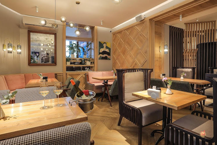 Основной зал в «Beefstroganoff Grill» фотография №14