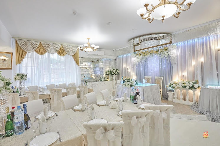 Большой банкетный зал в «Скатерть Самобранка» фотография №16