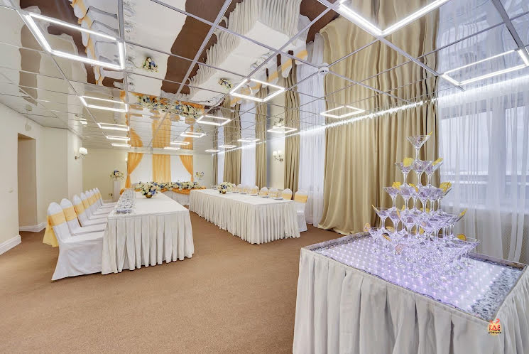 Зал "Классик" в «Almond» фотография №2