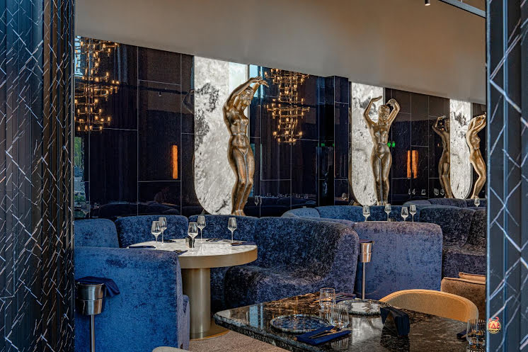  Зал со статуями  в «Гарда бар» фотография №5