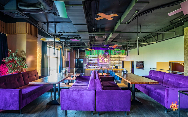 Зал на 1 этаже в «Руки ВВерх! Бар Олимп» фотография №3